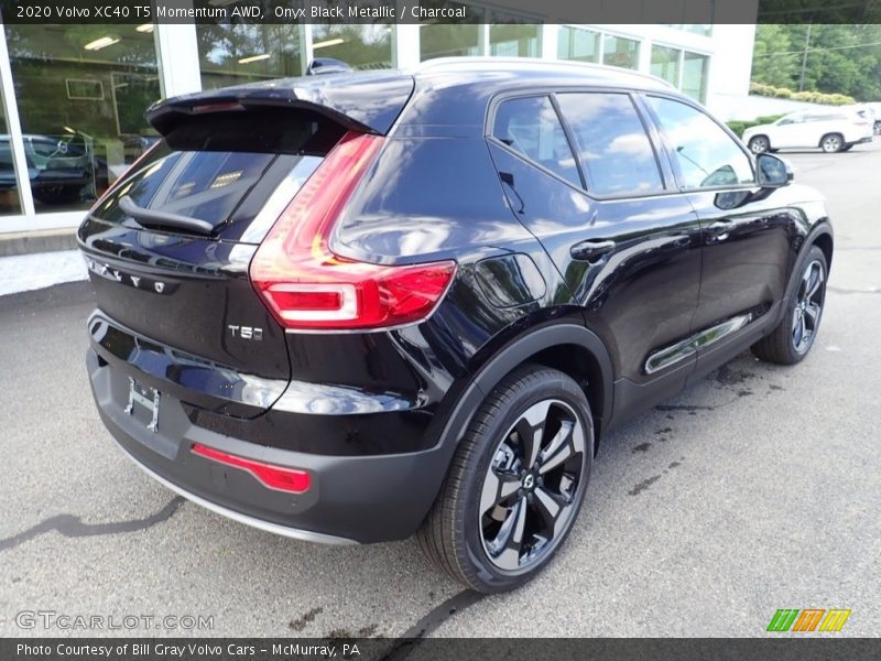 Onyx Black Metallic / Charcoal 2020 Volvo XC40 T5 Momentum AWD