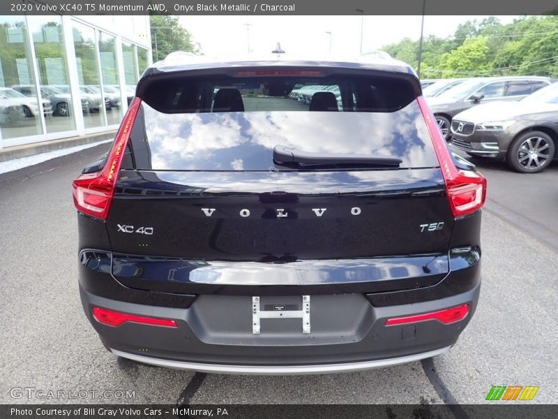Onyx Black Metallic / Charcoal 2020 Volvo XC40 T5 Momentum AWD