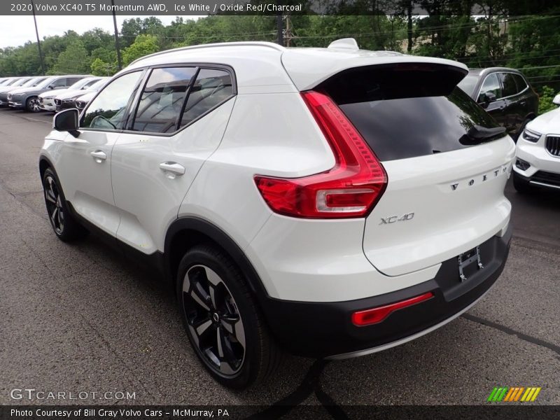 Ice White / Oxide Red/Charcoal 2020 Volvo XC40 T5 Momentum AWD