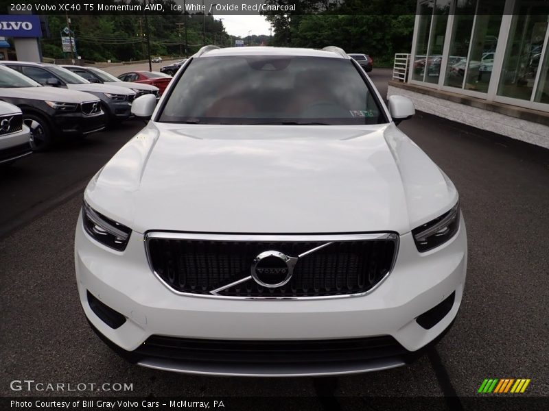 Ice White / Oxide Red/Charcoal 2020 Volvo XC40 T5 Momentum AWD