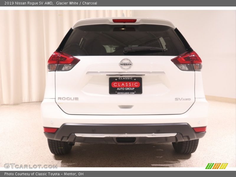 Glacier White / Charcoal 2019 Nissan Rogue SV AWD