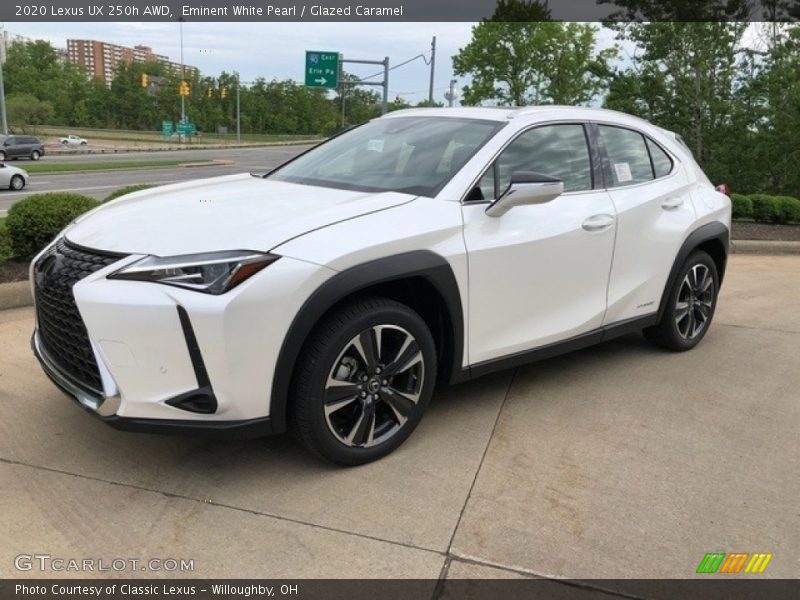 Front 3/4 View of 2020 UX 250h AWD