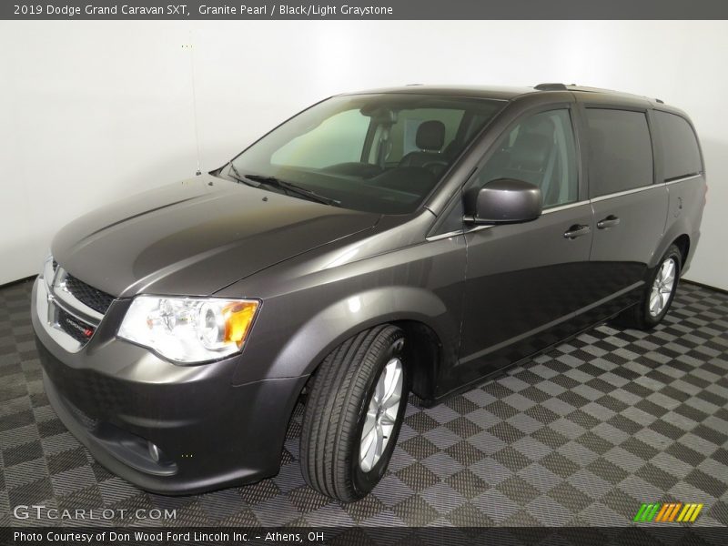 Granite Pearl / Black/Light Graystone 2019 Dodge Grand Caravan SXT