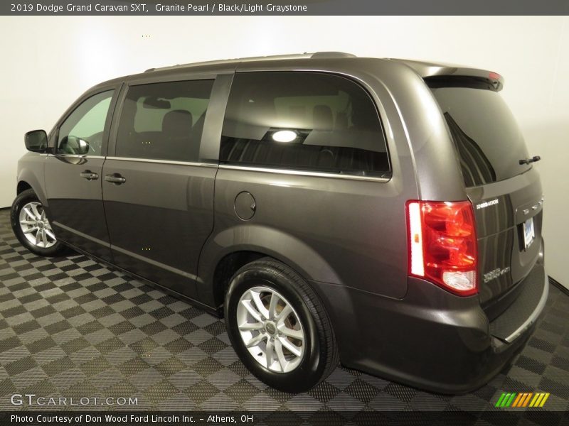 Granite Pearl / Black/Light Graystone 2019 Dodge Grand Caravan SXT