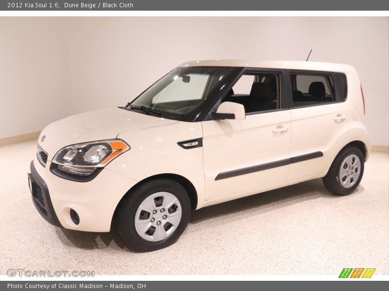 Dune Beige / Black Cloth 2012 Kia Soul 1.6