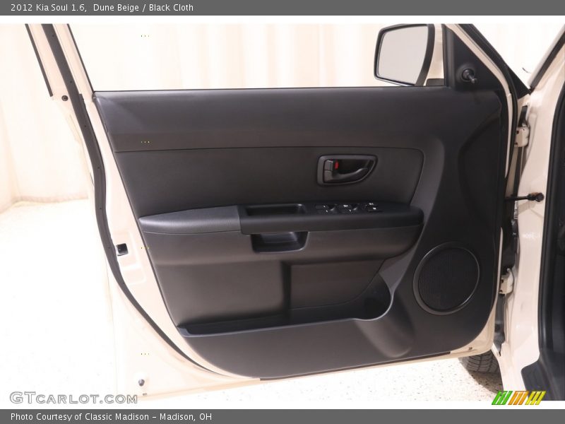 Dune Beige / Black Cloth 2012 Kia Soul 1.6