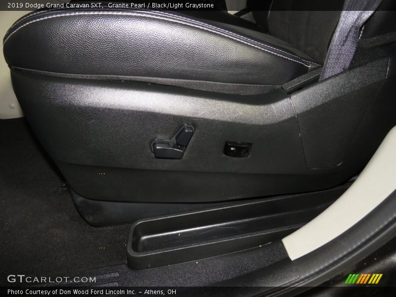 Granite Pearl / Black/Light Graystone 2019 Dodge Grand Caravan SXT
