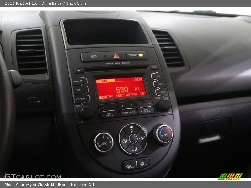 Dune Beige / Black Cloth 2012 Kia Soul 1.6