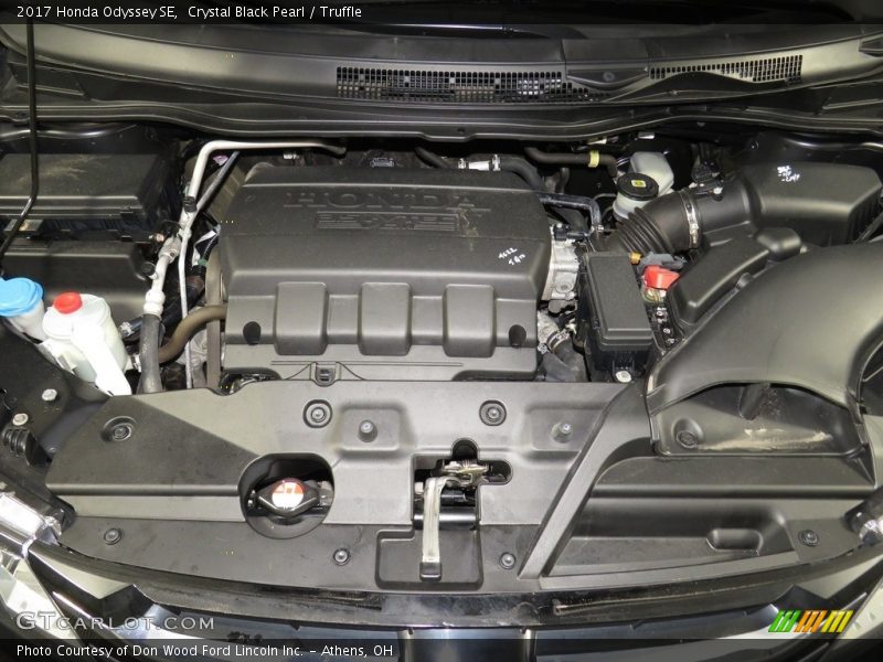 Crystal Black Pearl / Truffle 2017 Honda Odyssey SE