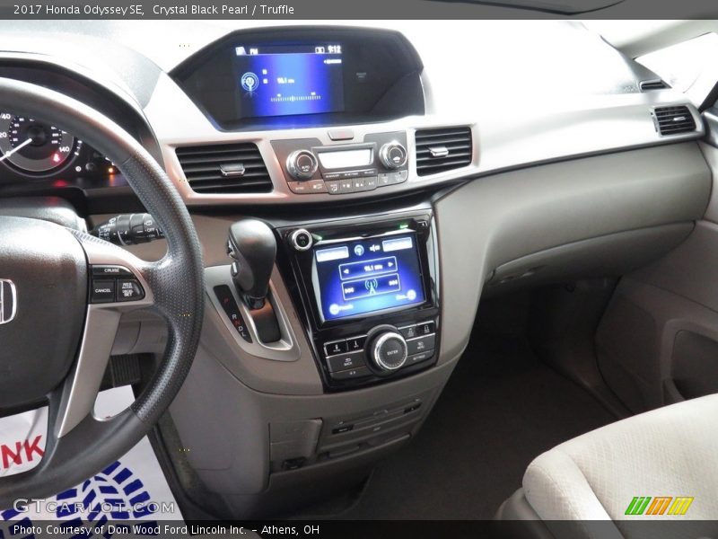 Crystal Black Pearl / Truffle 2017 Honda Odyssey SE