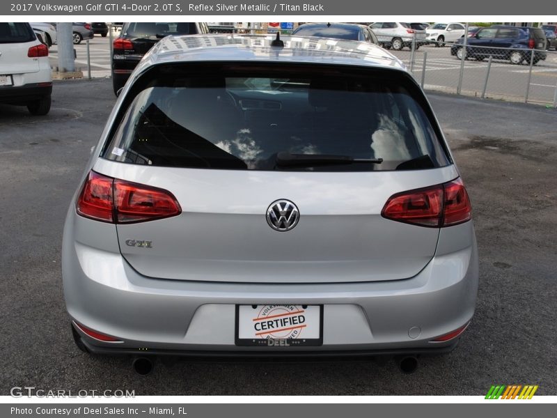 Reflex Silver Metallic / Titan Black 2017 Volkswagen Golf GTI 4-Door 2.0T S