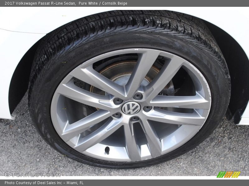 Pure White / Cornsilk Beige 2017 Volkswagen Passat R-Line Sedan