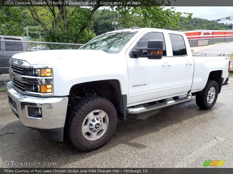Front 3/4 View of 2016 Silverado 2500HD LT Double Cab 4x4
