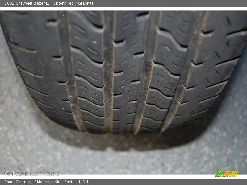 Victory Red / Graphite 2002 Chevrolet Blazer LS