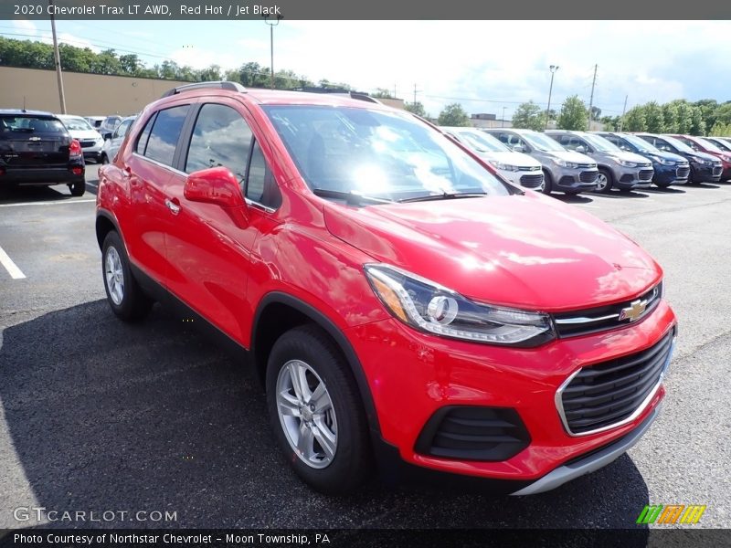 Front 3/4 View of 2020 Trax LT AWD