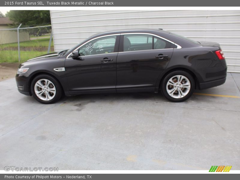 Tuxedo Black Metallic / Charcoal Black 2015 Ford Taurus SEL