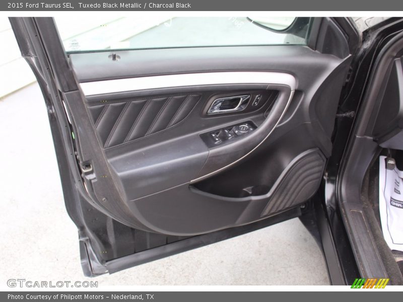 Tuxedo Black Metallic / Charcoal Black 2015 Ford Taurus SEL