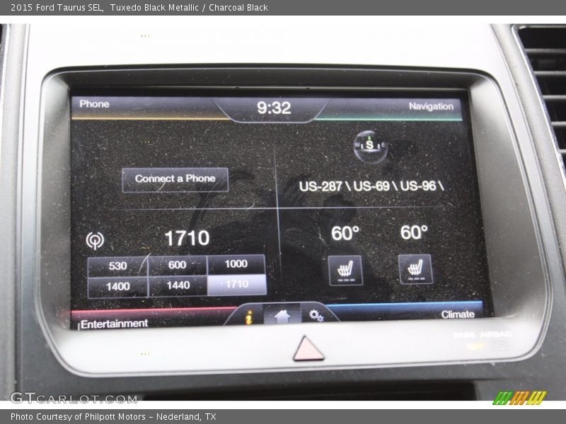 Tuxedo Black Metallic / Charcoal Black 2015 Ford Taurus SEL