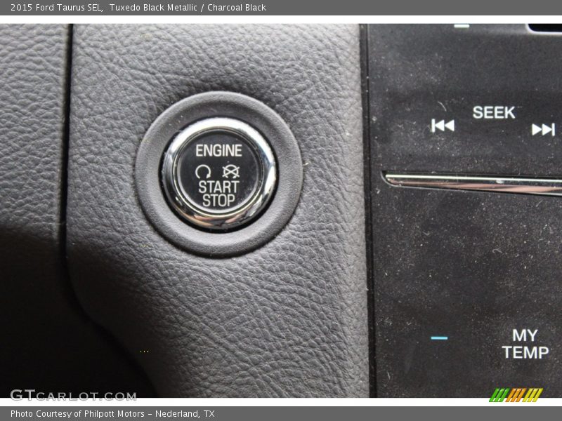 Tuxedo Black Metallic / Charcoal Black 2015 Ford Taurus SEL