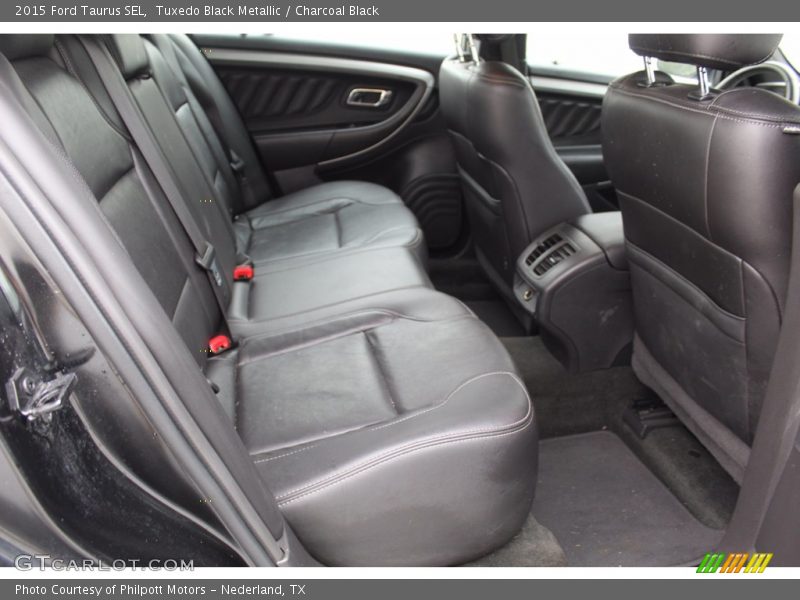 Tuxedo Black Metallic / Charcoal Black 2015 Ford Taurus SEL