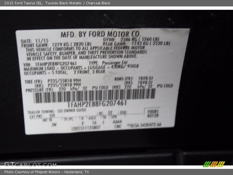 Tuxedo Black Metallic / Charcoal Black 2015 Ford Taurus SEL