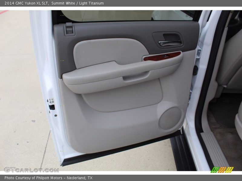 Door Panel of 2014 Yukon XL SLT