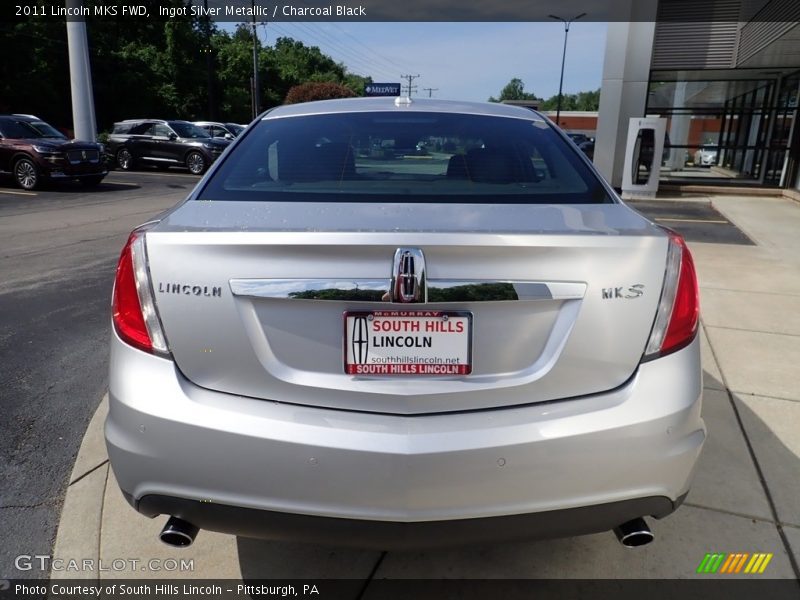 Ingot Silver Metallic / Charcoal Black 2011 Lincoln MKS FWD