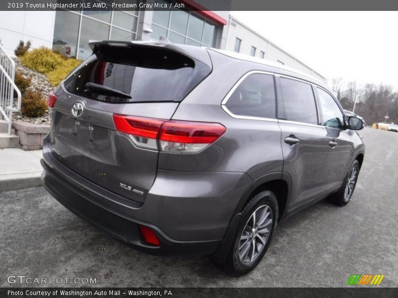 Predawn Gray Mica / Ash 2019 Toyota Highlander XLE AWD
