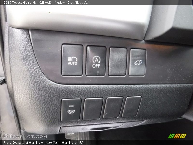Predawn Gray Mica / Ash 2019 Toyota Highlander XLE AWD