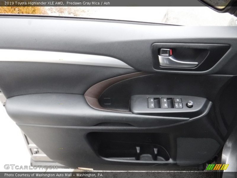 Predawn Gray Mica / Ash 2019 Toyota Highlander XLE AWD