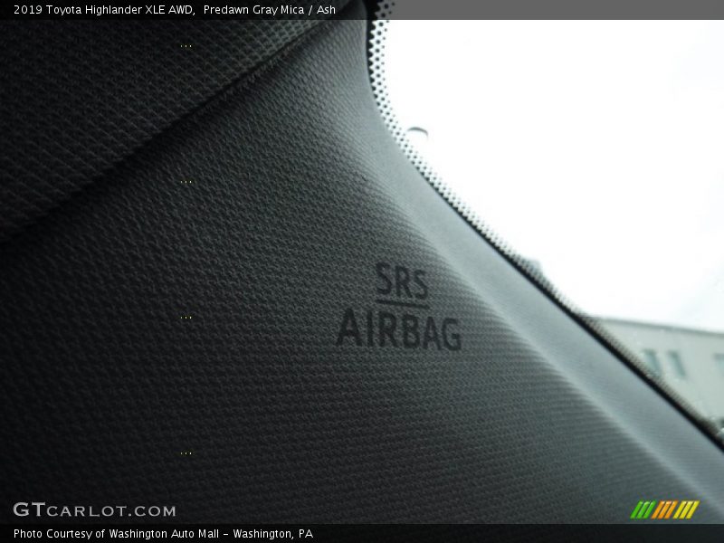 Predawn Gray Mica / Ash 2019 Toyota Highlander XLE AWD