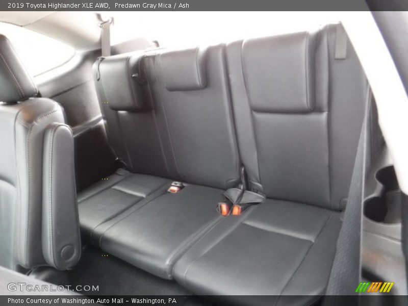 Predawn Gray Mica / Ash 2019 Toyota Highlander XLE AWD