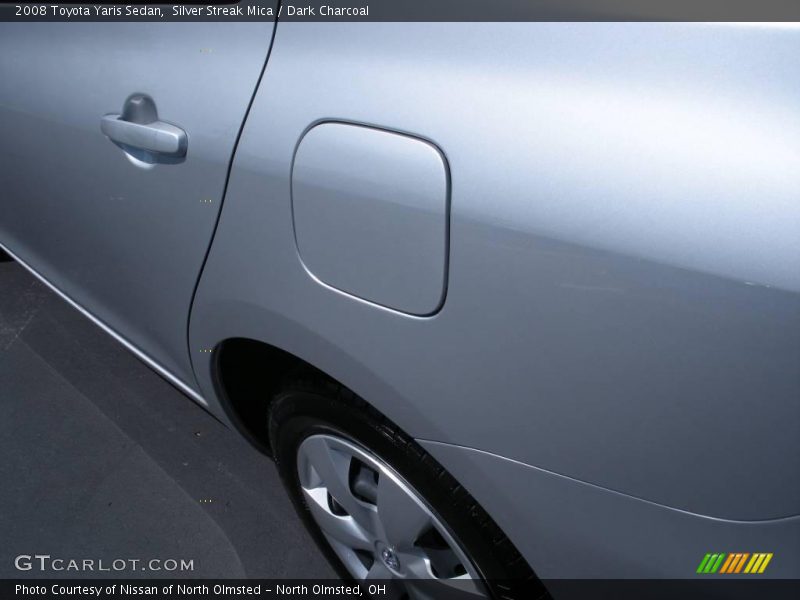 Silver Streak Mica / Dark Charcoal 2008 Toyota Yaris Sedan
