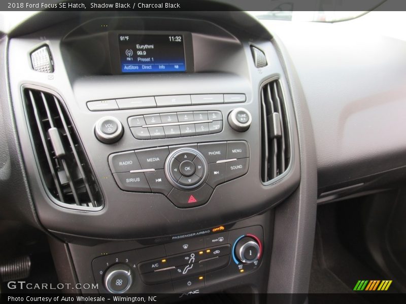 Shadow Black / Charcoal Black 2018 Ford Focus SE Hatch