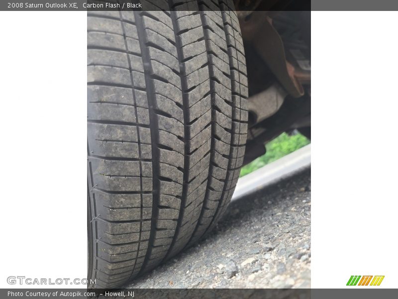 Carbon Flash / Black 2008 Saturn Outlook XE