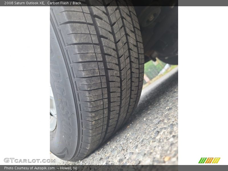 Carbon Flash / Black 2008 Saturn Outlook XE