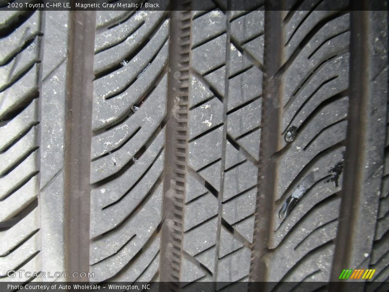 Magnetic Gray Metallic / Black 2020 Toyota C-HR LE