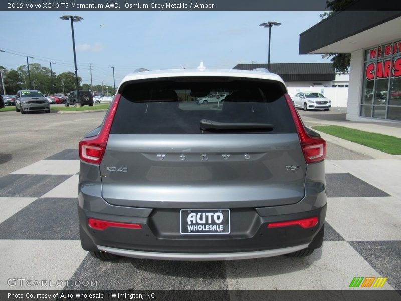 Osmium Grey Metallic / Amber 2019 Volvo XC40 T5 Momentum AWD