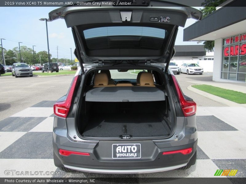 Osmium Grey Metallic / Amber 2019 Volvo XC40 T5 Momentum AWD