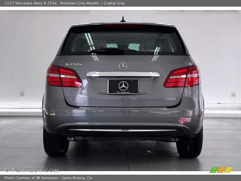 Mountain Grey Metallic / Crystal Grey 2017 Mercedes-Benz B 250e