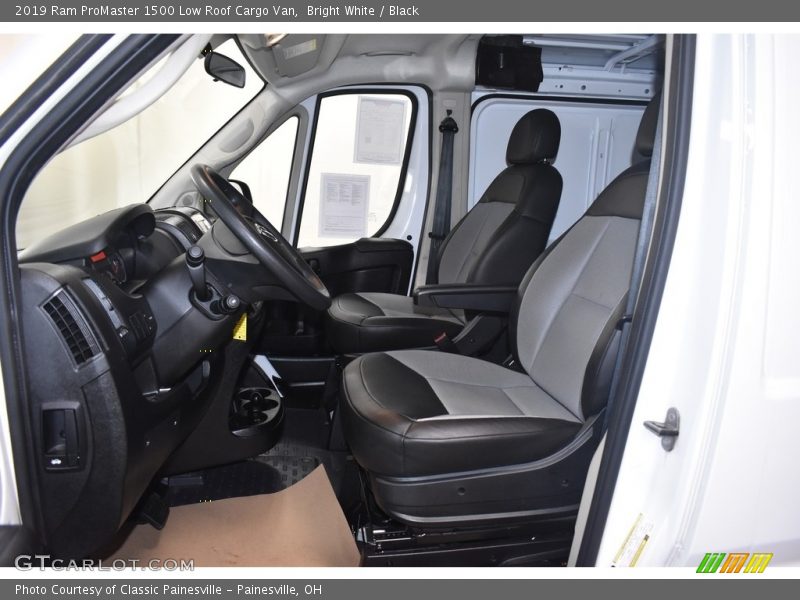 Bright White / Black 2019 Ram ProMaster 1500 Low Roof Cargo Van