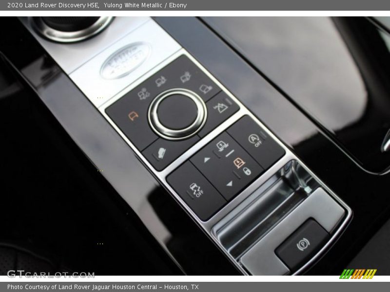 Yulong White Metallic / Ebony 2020 Land Rover Discovery HSE