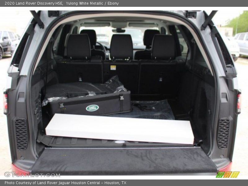 Yulong White Metallic / Ebony 2020 Land Rover Discovery HSE