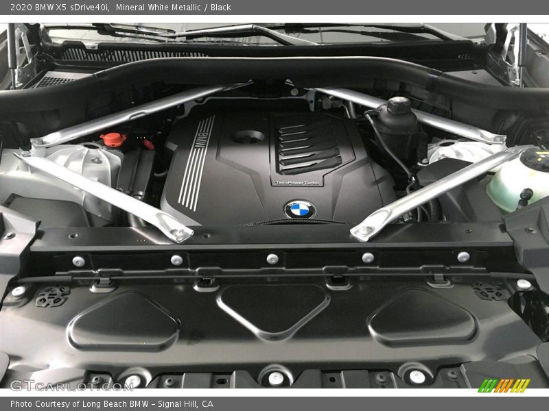 Mineral White Metallic / Black 2020 BMW X5 sDrive40i