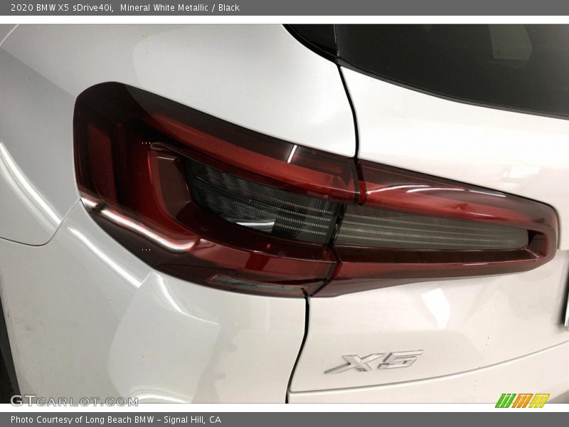 Mineral White Metallic / Black 2020 BMW X5 sDrive40i
