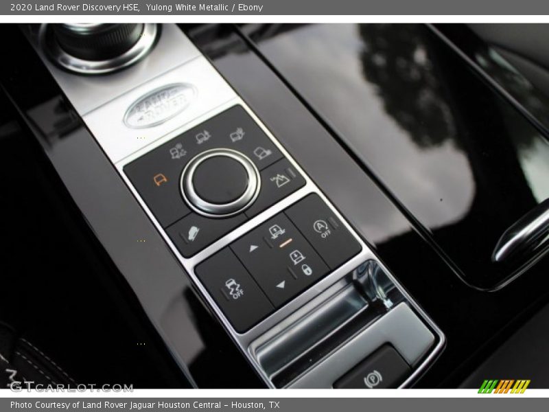 Yulong White Metallic / Ebony 2020 Land Rover Discovery HSE