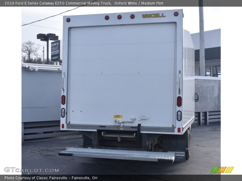 Oxford White / Medium Flint 2019 Ford E Series Cutaway E350 Commercial Moving Truck