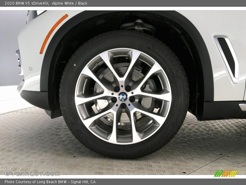 Alpine White / Black 2020 BMW X5 sDrive40i