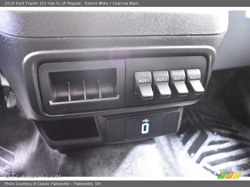 Oxford White / Charcoal Black 2016 Ford Transit 150 Van XL LR Regular