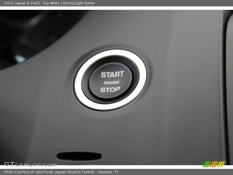 Fuji White / Ebony/Light Oyster 2020 Jaguar E-PACE